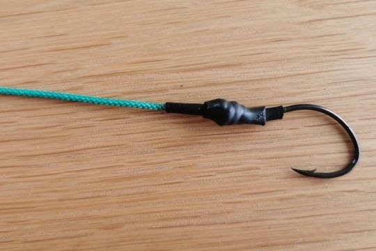 Assist hook pour la pêche à la mer avec des jigs