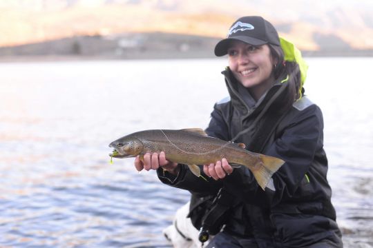Stella double la mise avec un superbe poisson, toujours au Skeleton Delalande.