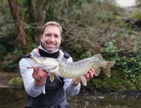 2-il existe des spots évidents, comme une arrivée dans un plan d'eau où était posté ce brochet.