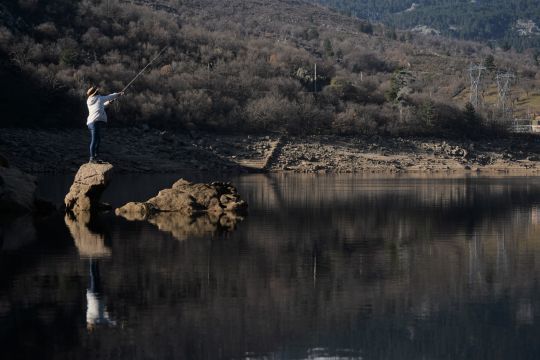 la pêche en lac est idéale pour apprendre les bases des lancers
