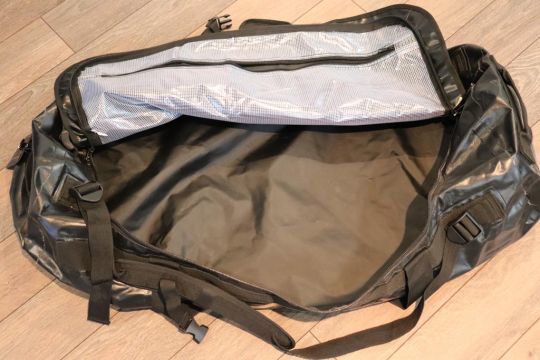 https://media.fishing.news/fishing/45214/fishing-accessories-multi-stranded-rod-waterproof-bag-1.jpg