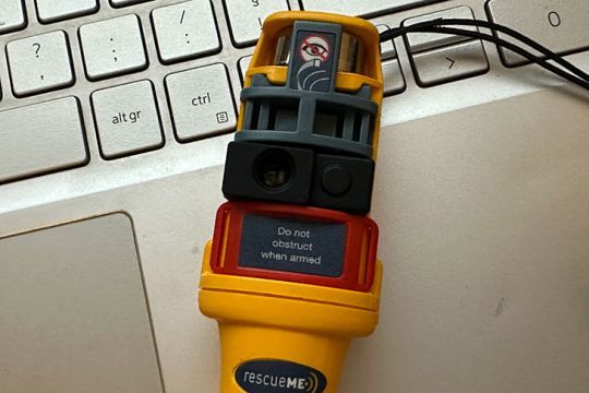 Positionnement du cache noir en caoutchouc