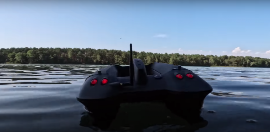 Carp bait boat, Deeper Quest specifications