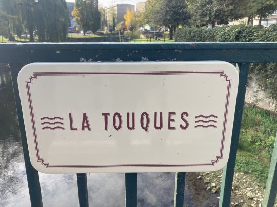 La Touques dans le Calvados est une des meilleures rivières à truites de mer de France
