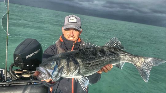 Un gros leurre comme un Black Minnow 160 sélectionne souvent des poissons plus gros, mais cette règle n'est pas valable dans toutes les situations !
