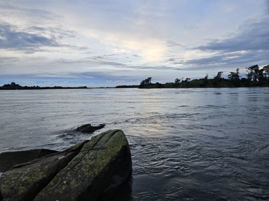 Exemple d'un spot qu'il apprécie particulièrement : une sortie de baie créant une accélération du courant.