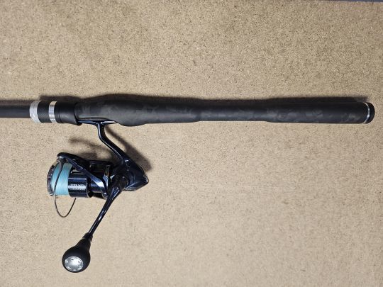 La force du rodbuilding est de pouvoir créer la canne parfaite, adaptée à un type de pêche. Ici, le montage XO a permis à Laurent d'obtenir une longueur de 2,30 m, parfaite pour pêcher du bord, à partir d'un blank initialement de 2,18 m.