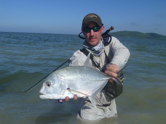 Ma première carangue ignobilis a été une belle surprise même si elle est de taille très modeste, c'est un beau poisson à prendre à la mouche