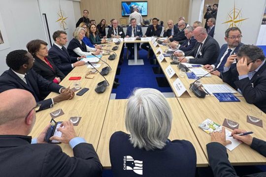 Table ronde au salon de l'Agriculture 2026 avec le député, la ministre et le président de la république. Photo : Comité national des pêches maritimes et des élevages marins