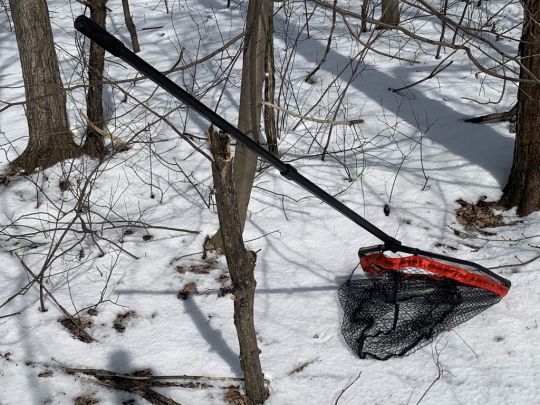 Le manche mesure, au maximum, 180 centimètres.