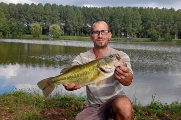 Stalking big black bass with baitfinesse