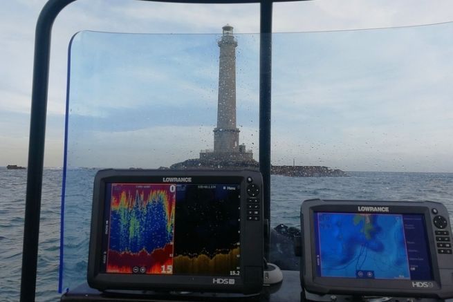 Lowrance HDS sonar configuration.