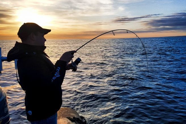 Vertical fishing off Batz Island