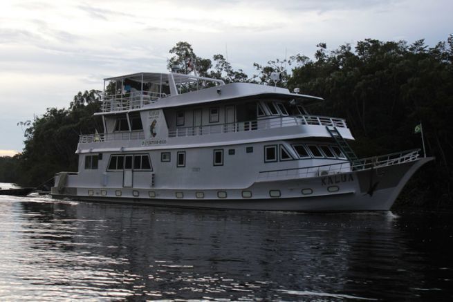 The hotel boat Kalua I.