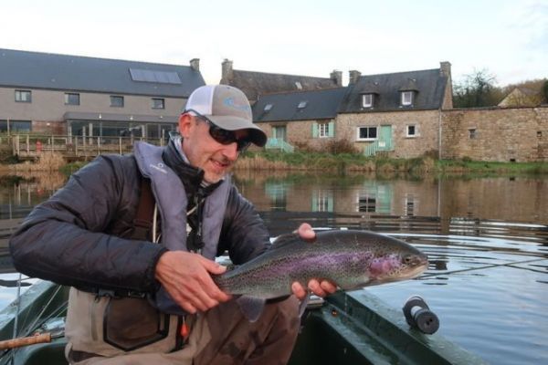 Fishing with booby in winter is a must and allows to catch nice trouts