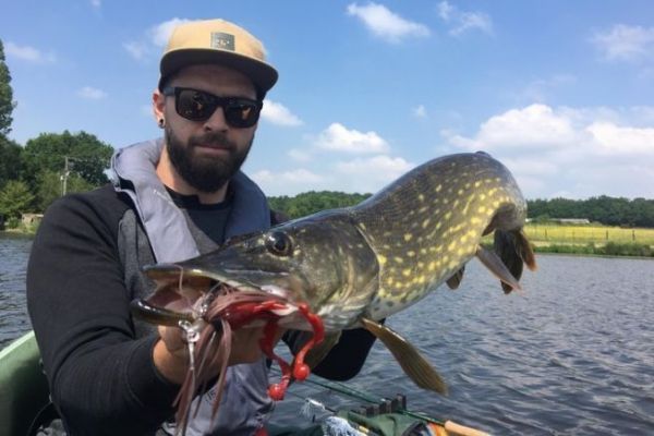 Is it conceivable today to fish for pike without big baits?