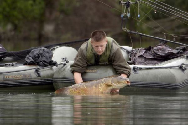 A new approach to carp fishing with the floating rod pod!