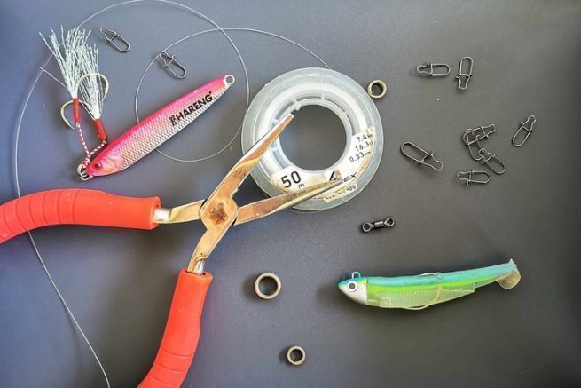 Which method will you choose to connect your lure to the leader?