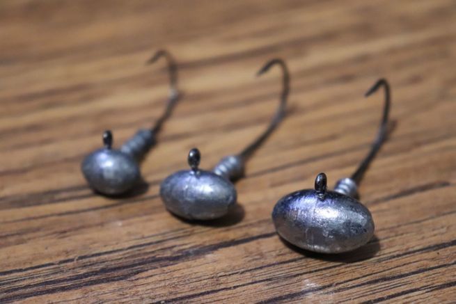 Choosing the right sinker is very important in vertical fishing.