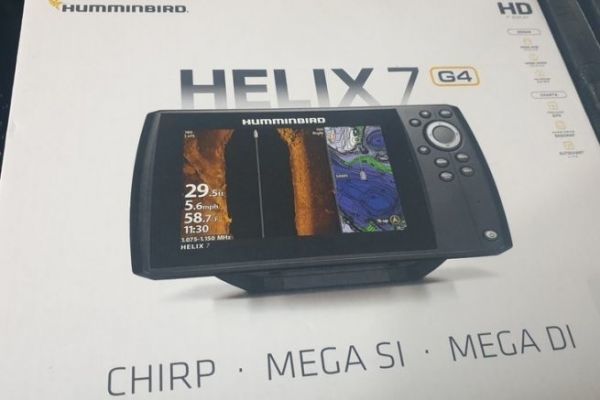 HELIX G3 and G4 echo sounders, buttons and main functions