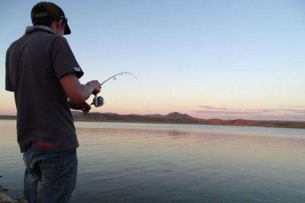 3 rod-and-reel sets for fishing the great lakes of Extremadura