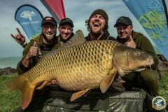 22.95 kg and equips happy