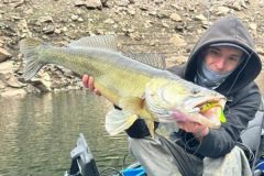 Pike-perch fishing by kayak