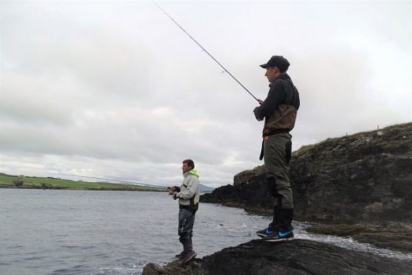 Less hanging from the edge.