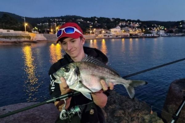 Fishing sea bream from the shore